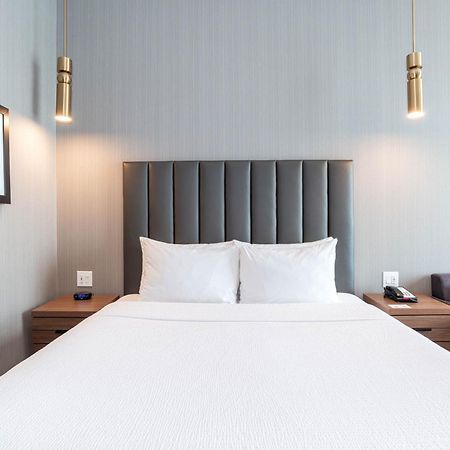 Sandman Signature Sherwood Park Hotel Esterno foto