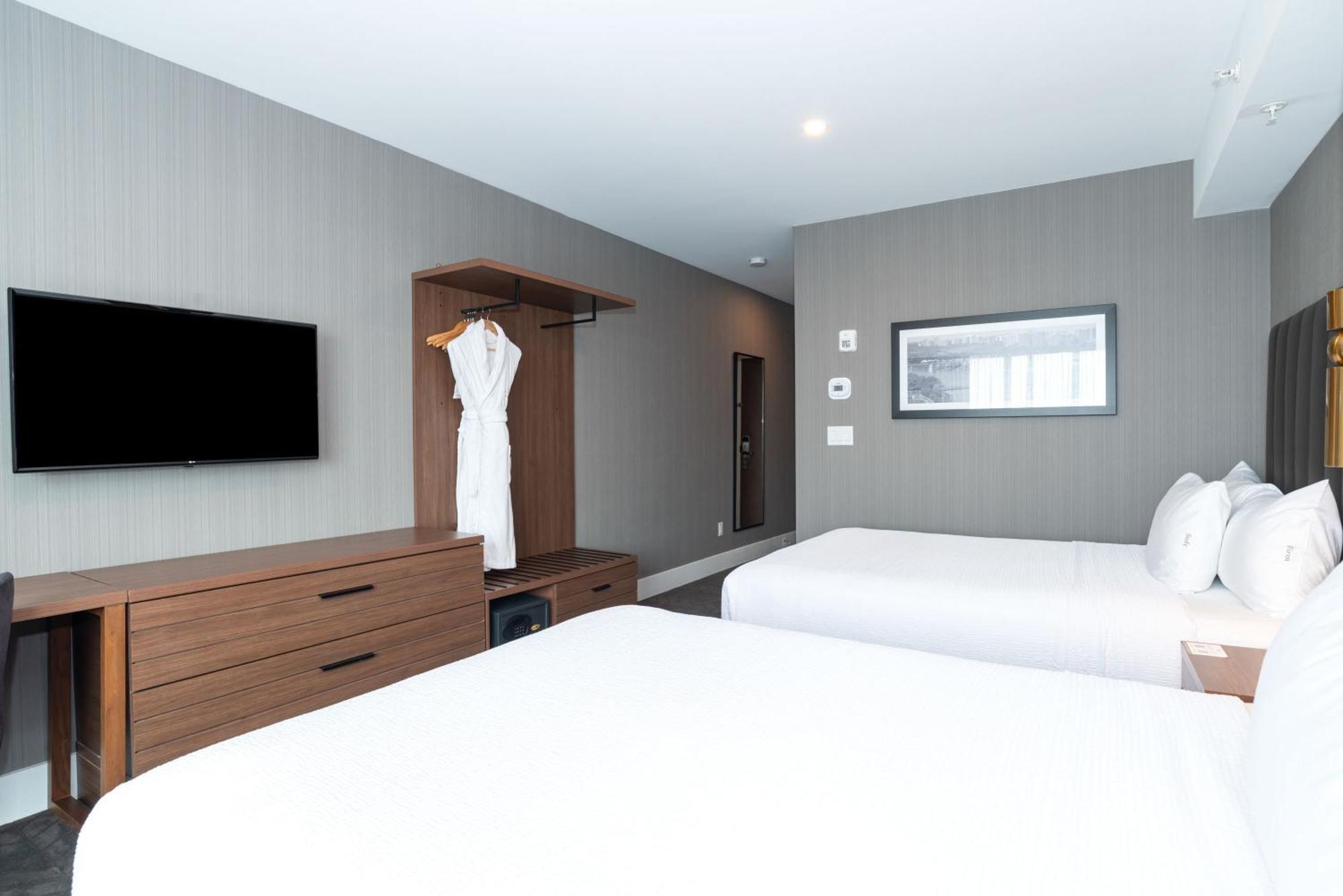 Sandman Signature Sherwood Park Hotel Esterno foto