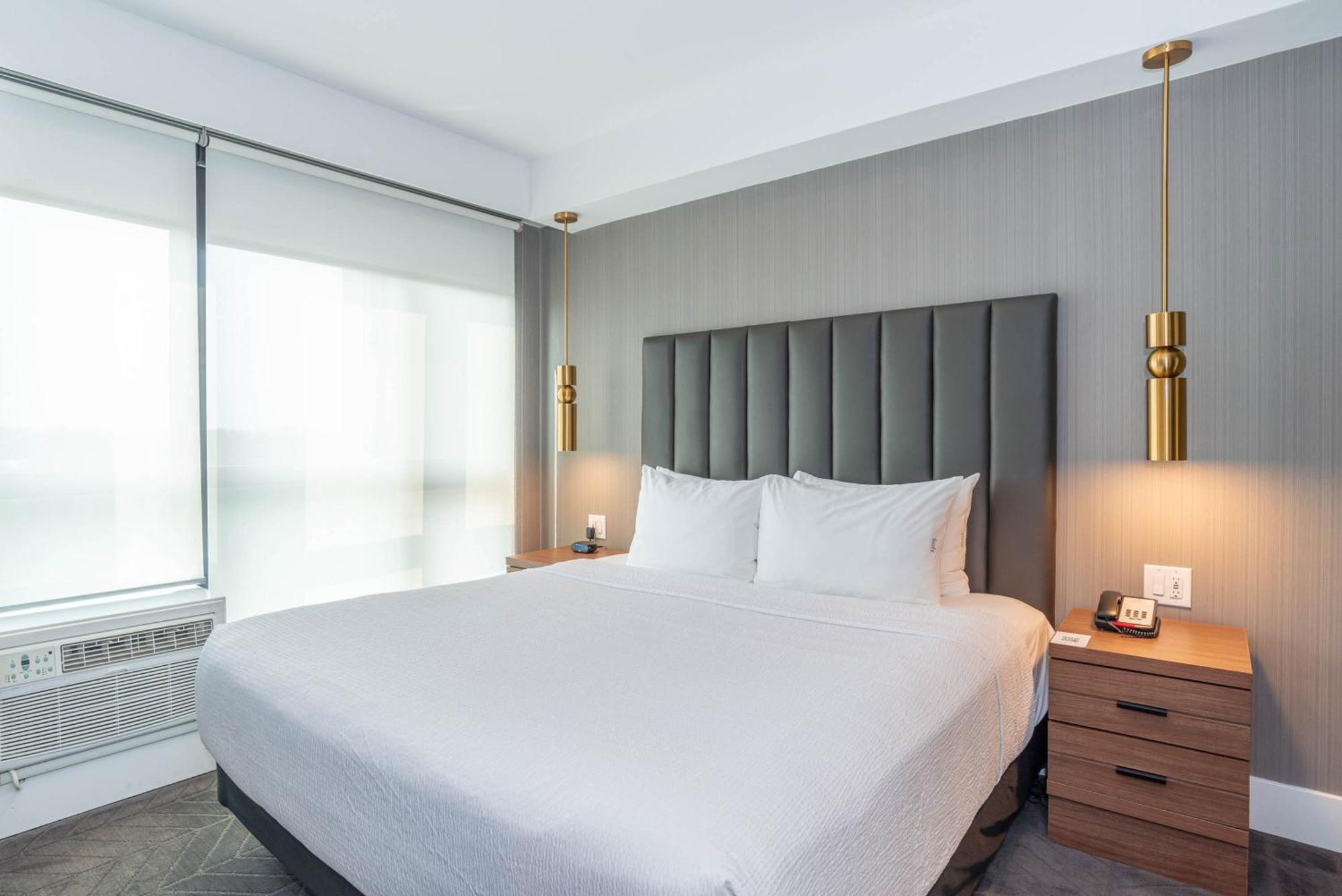 Sandman Signature Sherwood Park Hotel Esterno foto