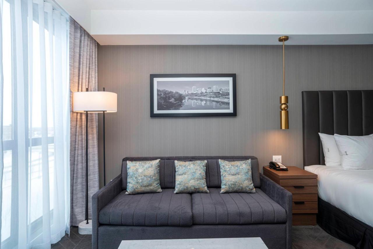 Sandman Signature Sherwood Park Hotel Esterno foto